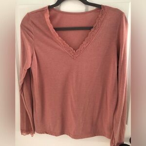 2️⃣ Lace V-Neck Tops